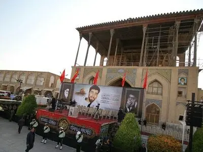 تشییع مهیب لجثمان الشهید محسن حججی فی طهران 