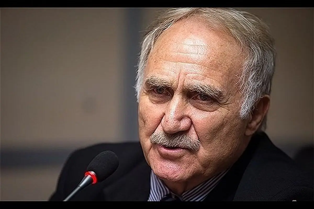 دولت سرمایه‌ای مانند استقلال و پرسپولیس را از دست نمی‌دهد /  این دو باشگاه غیر از تیم فوتبال چیز دیگری ندارند/ کی‌روش باید ایران را قهرمان آسیا کند