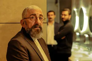 آرمین رحیمیان و کیوان ساکت‌اف در «جهان مبهم هاتف»