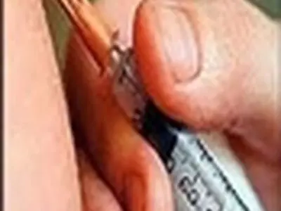 برنامه ایمن سازی با واکسن پنج گانه پنتاوالان از بیست و هفتم آبان ماه جاری در گیلان
