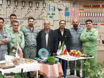 حضور سرزده مهندس عظیمیان مدیرعامل محترم فولاد مبارکه در کنار همکاران خطوط تولید در لحظه تحویل سال نو