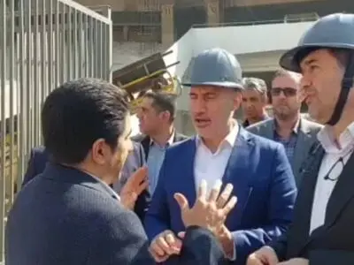 بازدید رییس سازمان برنامه و بودجه و وزیر ورزش از مراحل بازسازی ورزشگاه آزادی