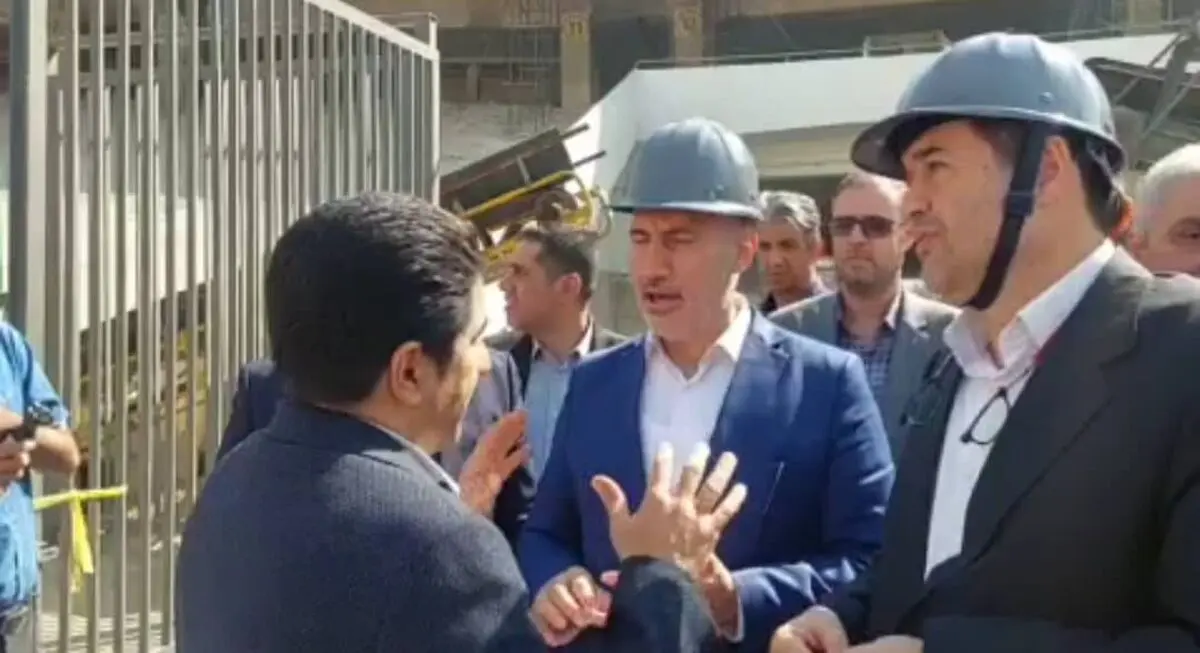 بازدید رییس سازمان برنامه و بودجه و وزیر ورزش از مراحل بازسازی ورزشگاه آزادی