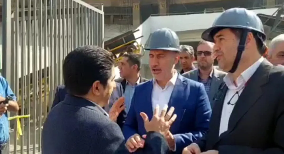 بازدید رییس سازمان برنامه و بودجه و وزیر ورزش از مراحل بازسازی ورزشگاه آزادی