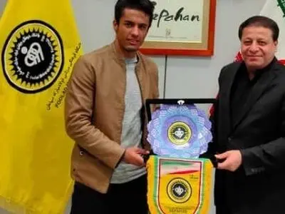 جدایی عکاشه از طلایی پوشان؛ مهاجم سپاهان در ذوب آهن