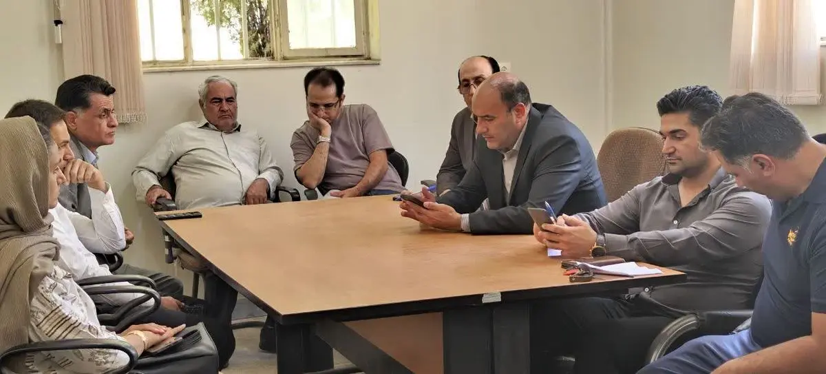 مشکلات کارگران و واحدهای شهرک صنعتی نهاوند بررسی شد