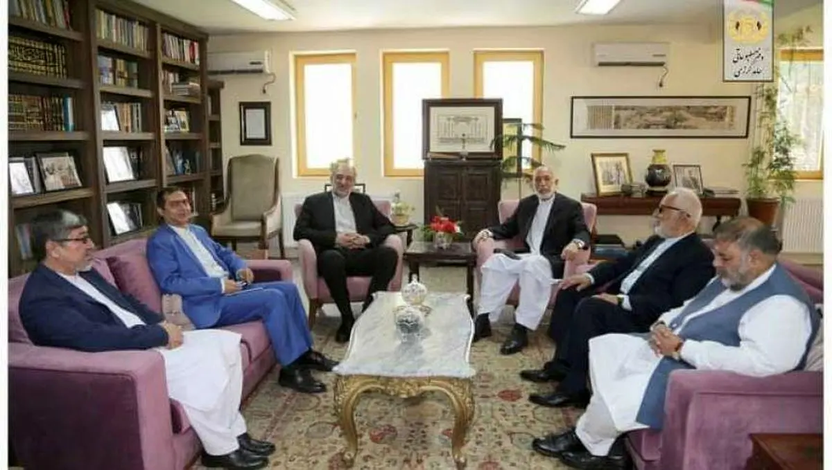 Iran’s ambassador, Hamid Karzai discuss bilateral issues