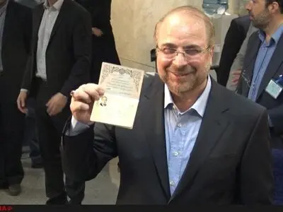 لحظه ورود و ثبت نام محمد باقر قالیباف