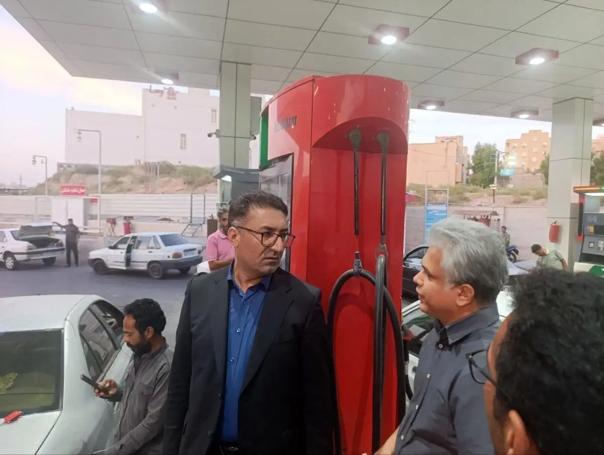 توقیف بیش از ۱۰۰ کارت سوخت و ٢٣ خودروی متخلف در نخستین روز اجرای طرح نظارت بر جایگاه‌های سوخت