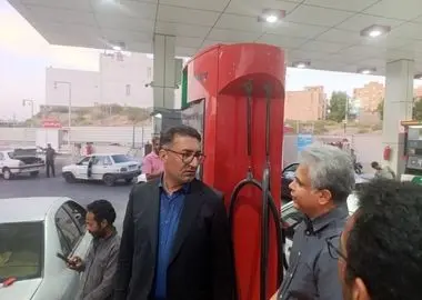توقیف بیش از ۱۰۰ کارت سوخت و ٢٣ خودروی متخلف در نخستین روز اجرای طرح نظارت بر جایگاه‌های سوخت