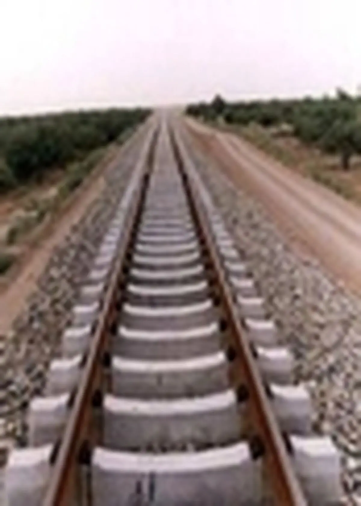 کلنگ کنار گذر جنوبی تهران و خط راه‌آهن قم - اصفهان به زمین می‌خورد