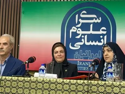 وقتی زنان کامیون و اتوبوس می‌رانند، چرا موتورسیکلت را نمی‌توانند برانند؟ 