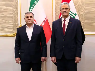 وزيرا النفط الإيراني والعراقي يوقعان مذكرات تفاهم لتعزيز التعاون المشترك