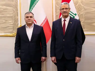 وزيرا النفط الإيراني والعراقي يوقعان مذكرات تفاهم لتعزيز التعاون المشترك