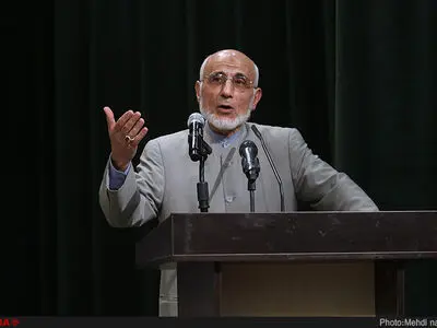 میرحسین به خاطر شرایط خاص جنگ نخست وزیر شد/ خاتمی برای وزارت ارشاد از من برنامه خواست