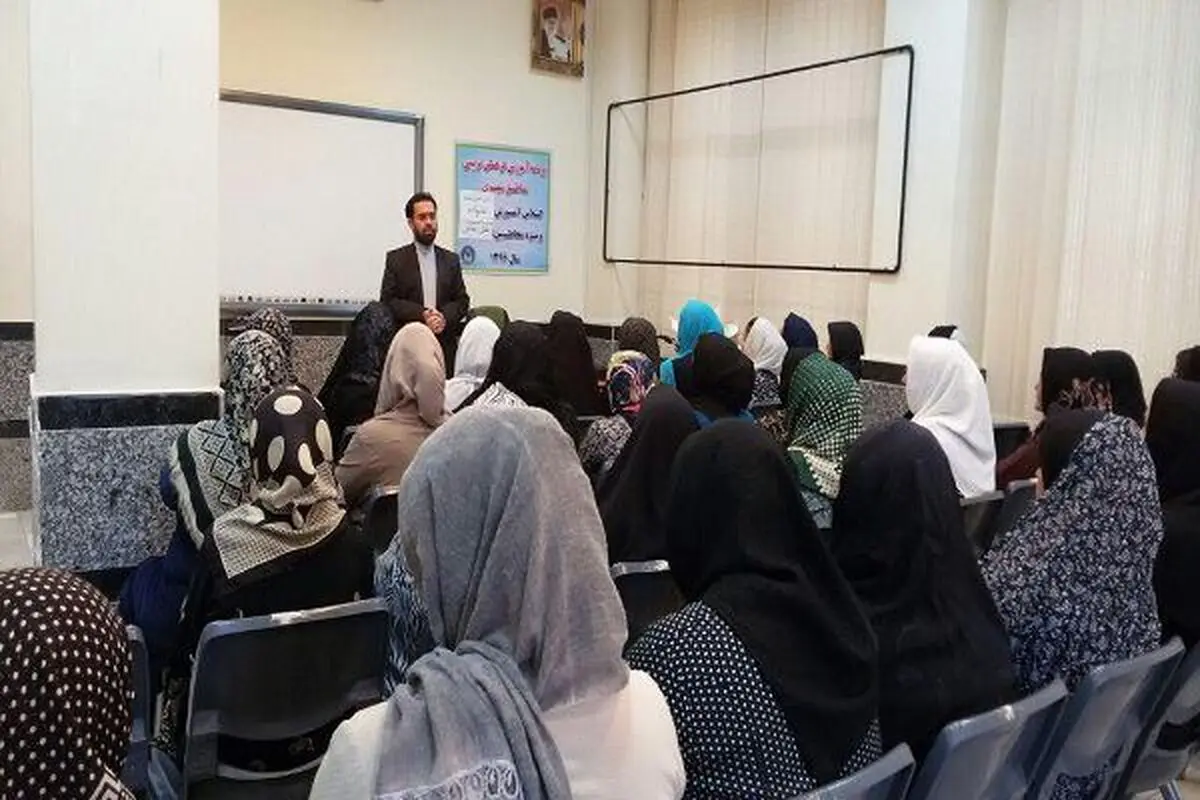 آموزش 3 هزار و 400 مددجو در کانون ولایت سنندج