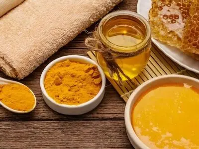 زردچوبه و عسل؛ مکمل‌های طبیعی یا اغراق‌ در شبکه‌های اجتماعی؟