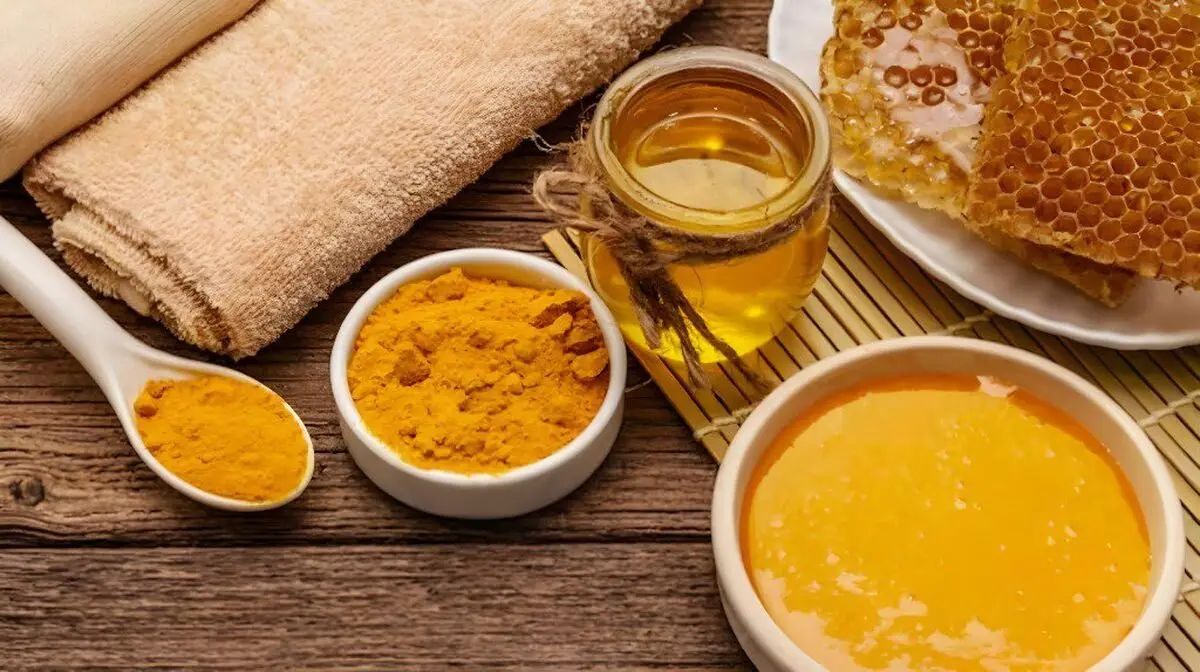 زردچوبه و عسل؛ مکمل‌های طبیعی یا اغراق‌ در شبکه‌های اجتماعی؟
