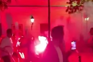 ویدئو: درگیری شدید طرفداران آرسنال و پی‌اس‌جی در بوداپست!