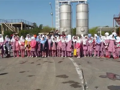 بازدید دانش آموزان شهرک بعثت ماهشهر از  قسمتهای مختلف ایستگاه مرکزی آتش نشانی سازمان منطقه ویژه اقتصادی پتروشیمی