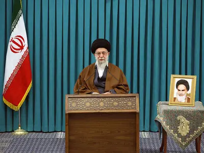 قائد الثورة یتمنى النجاح لرئیس الجمهوریة عشیة زیارته إلى نیویورک