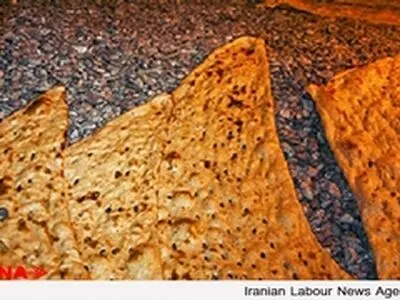 مشکلات معیشتی کارگران با افزایش قیمت نان وخیم‌تر می‌شود