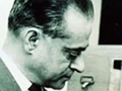 روایت زندگی دکتر محمد معین با صدای بهروز رضوی