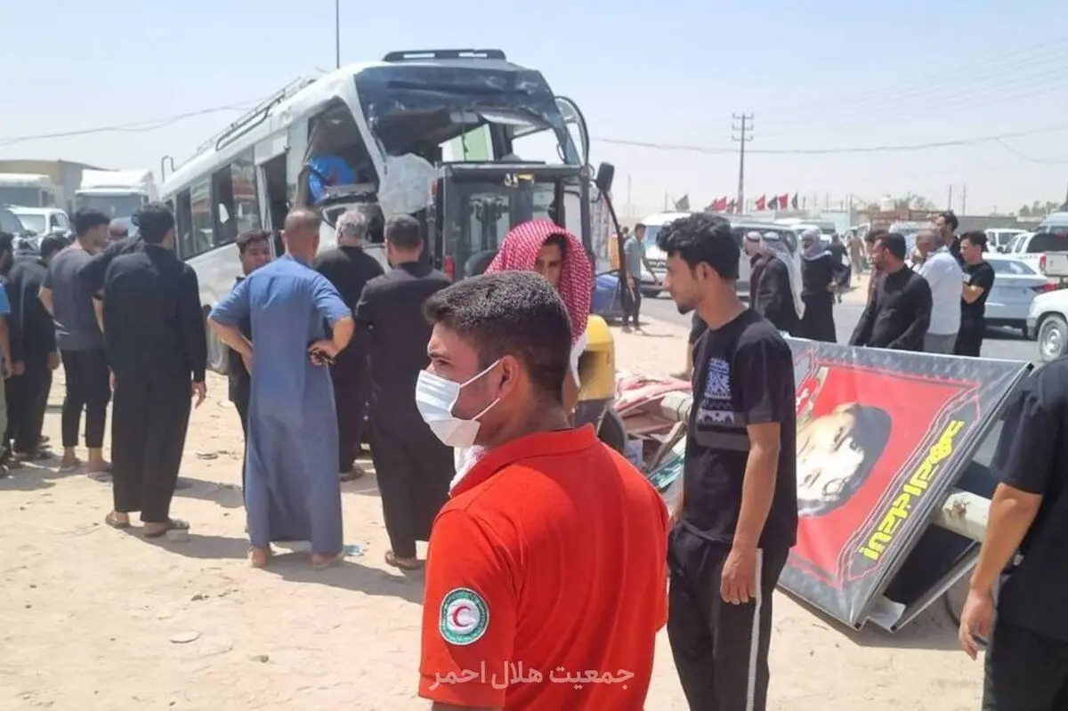 تصادف مینی‌بوس حامل زائران ایرانی و مصدومیت ۱۶ نفر 