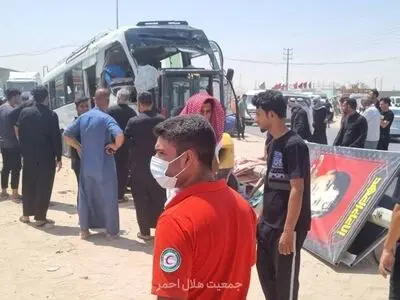 تصادف مینی‌بوس حامل زائران ایرانی و مصدومیت ۱۶ نفر 