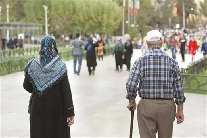 نامه بازنشستگان فولاد اصفهان به وزیر کار/ احکام متناسب‌سازی اصلاح شود