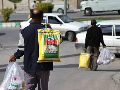 به کارگران سبد کالای ماه مبارک رمضان بدهید
