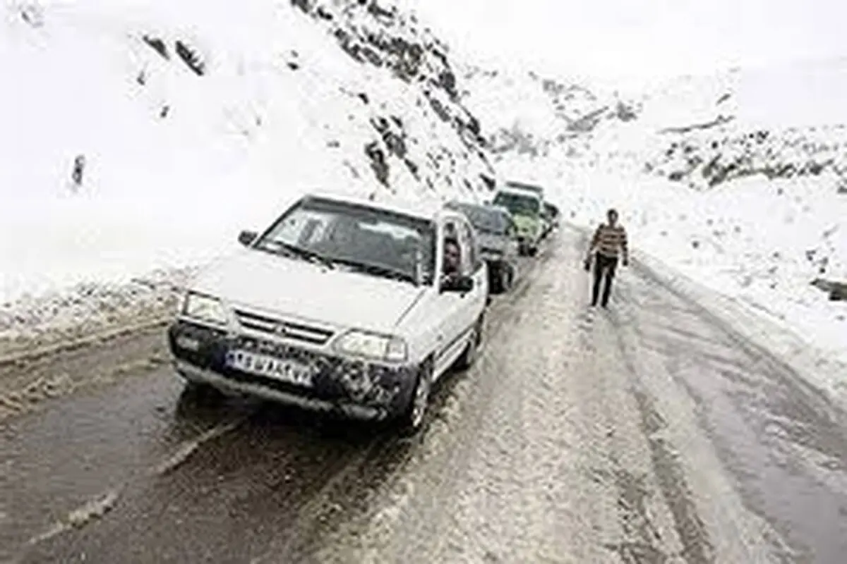 عبور و مرور در گردنه اسدلی همراه با زنجیر چرخ اعلام شد / تجهیزات زمستانی در گردنه اسدلی الزامی‌ست