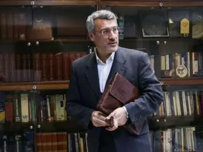 بعیدی نجاد: ترقبوا أخبارا سارة