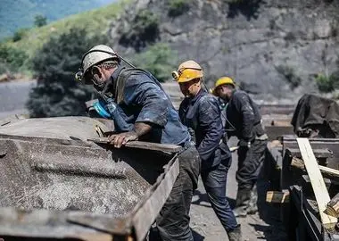 حادثه برای کارگران معدن زغالسنگ خمرود/ یک کارگر فوت شد