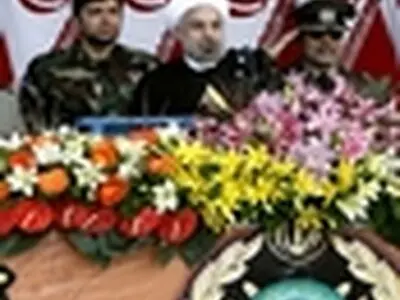 رژه نیروی دریایی ارتش با حضور رئیس‌جمهور آغاز شد