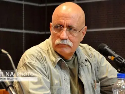 تاثیرات مسعود کیمیایی از پرویز دوایی/ هرکه پرخاشگرتر باشد منتقد بهتری است/
شاید فراستی ملاحظاتی که به او سپرده‌اند را در نقد بیان می‌کند/ چطور می‌شود فیلم‌های تحسین شده را تخریب و آثار دم‌دستی را تحسین کرد؟!