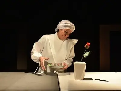 نمایش «زندگی من یک من ساده»