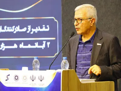 صادرکننده نمونه ملی در مسیر تولید با پرونده قضایی و ممنوع‌الخروجی مواجه است/وعده استاندار قزوین برای پیگیری مشکل در سطح ملی