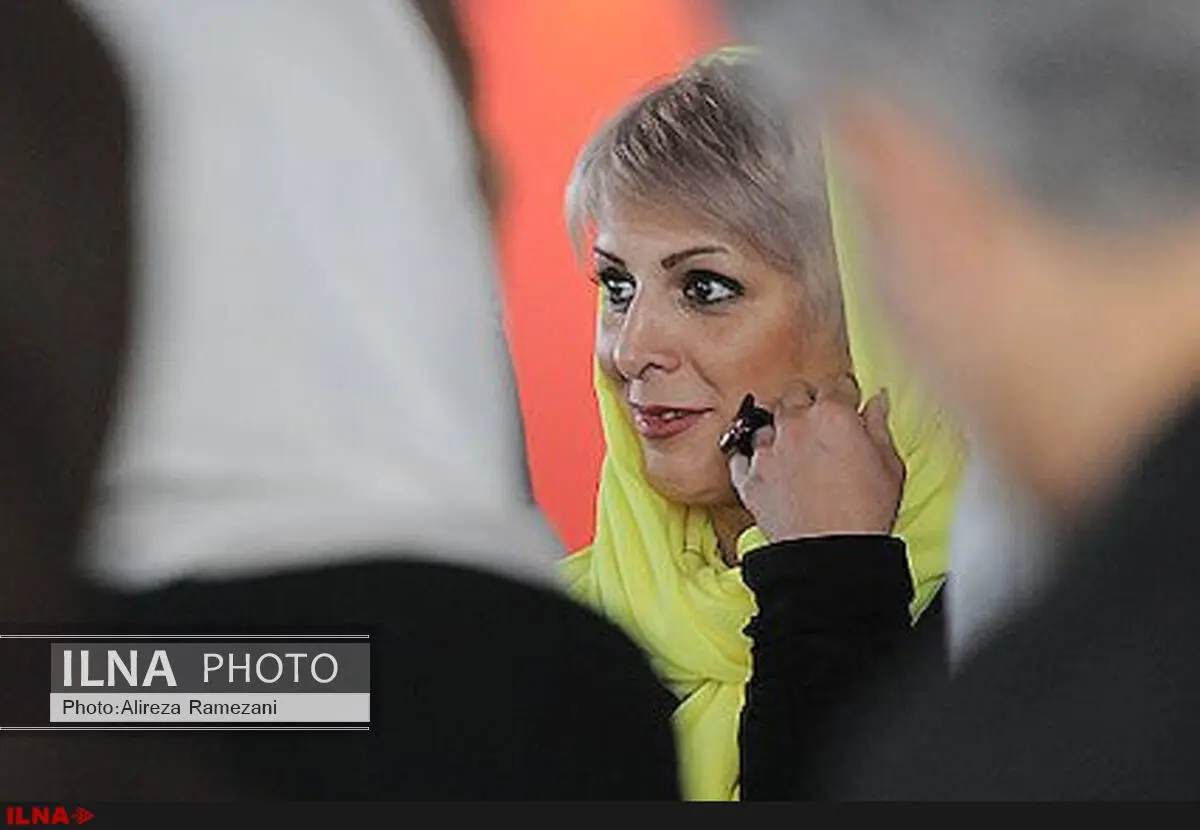 مجری شبکه "من و تو" در جشنواره جهانی فیلم فجر چه می‌کند؟