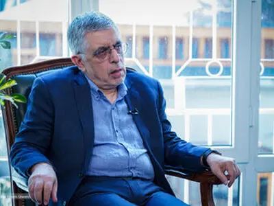 طعنه سنگین کرباسچی به روزنامه کیهان /به بند کفش پزشکیان هم ایراد می‌گیرند اگر... /دولت هوشیار باشد، در برخی دستگاه ها به دنبال ایجاد نارضایتی هستند