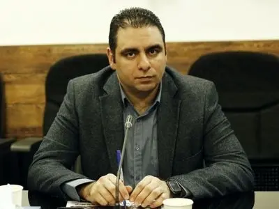 اشتغال و تولید وضعیت خوبی ندارد، همه دستگاه‌ها از سرمایه‌گذاران حمایت کنند