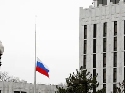 پیام‌های تهدید آمیز علیه سفارت روسیه در واشنگتن پس از انتشار گزارش روزنامه نیویورک تایمز 