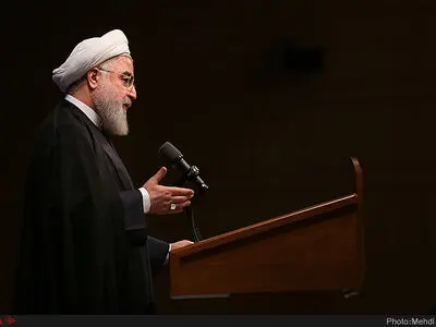 با هیچ ملتی نمی‌جنگیم/ باید طوری به عالم متصل شویم که پیوند ما جداناپذیر باشد