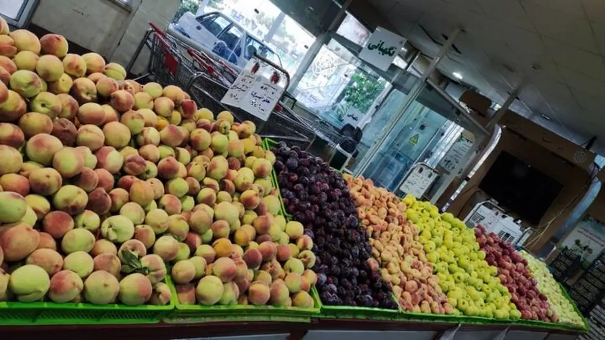 بازدید فرماندار تهران از میادین میوه و ترهبار و فروشگاههای زنجیرهای