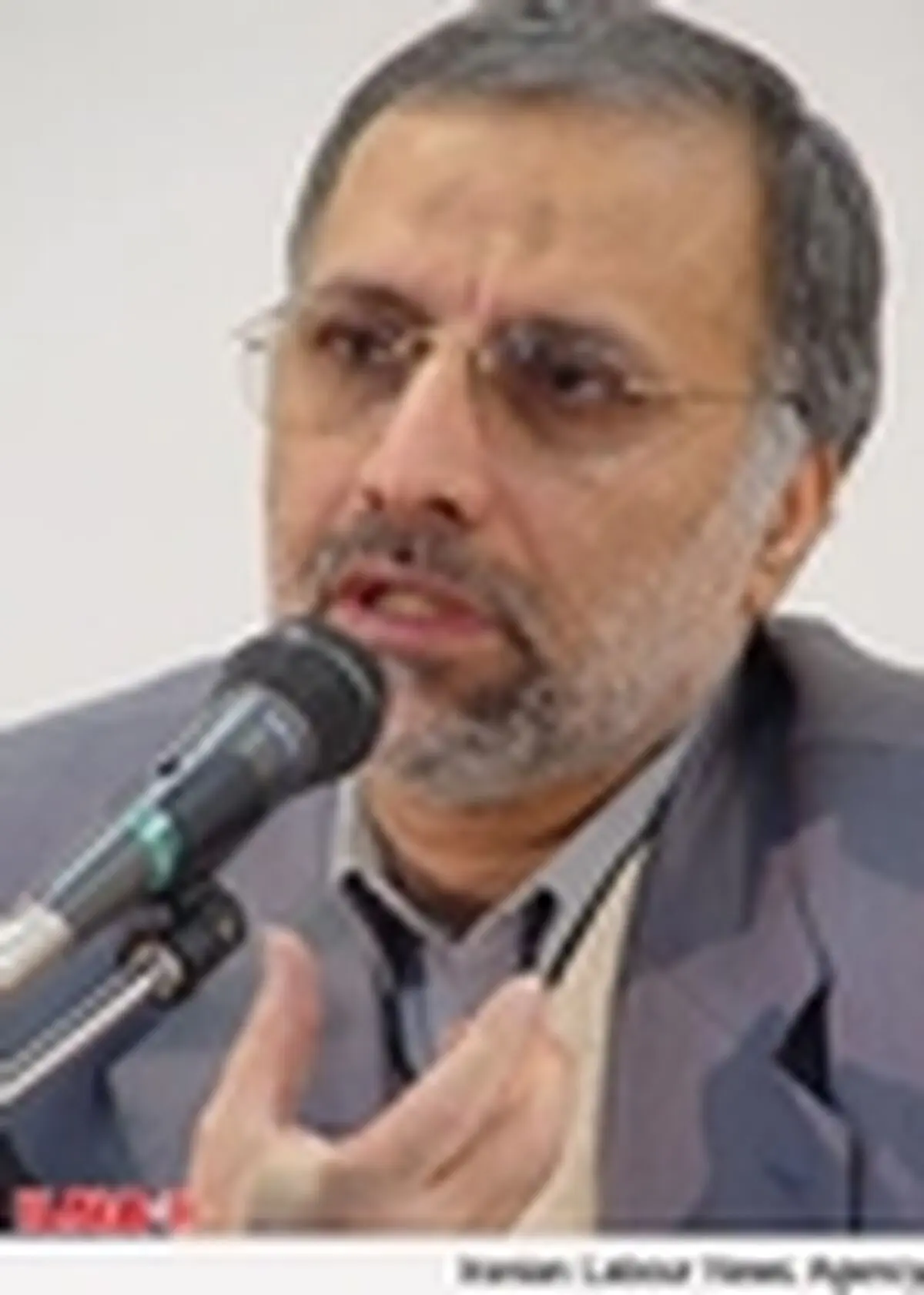 تقویت احزاب و نهادهای مدنی به نفع اسلام و نظام است