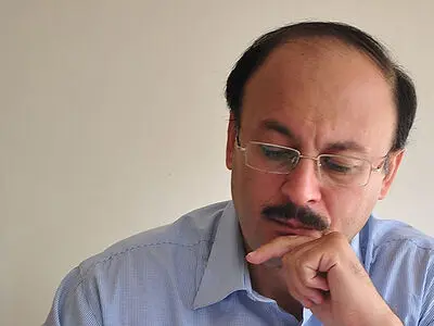 دستور رییس دانشگاه آزاد اسلامی برای بررسی مجدد پرونده "بیژن عبدالکریمی"