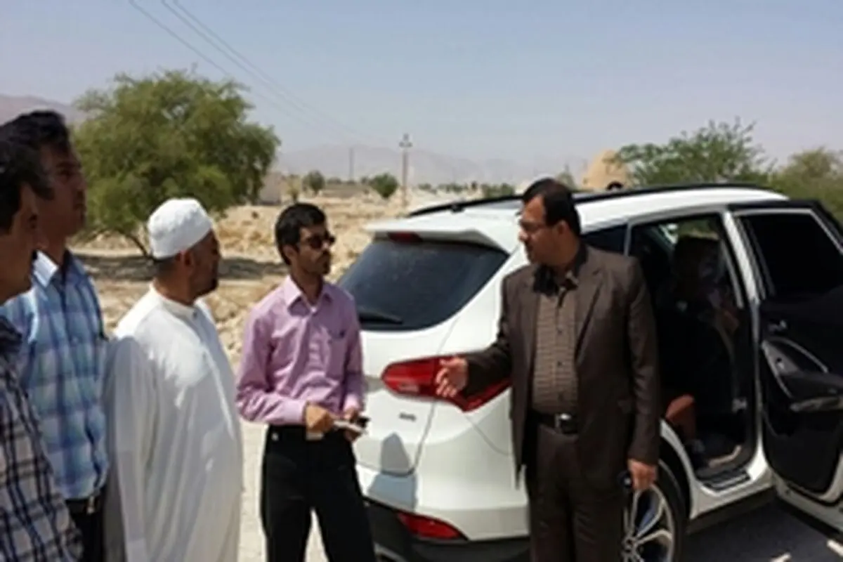 خیرین در ساخت راه‌های روستایی غرب هرمزگان مشارکت می‌کنند