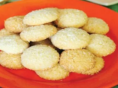 طرز تهیه بیسکویت نارگیلی خانگی