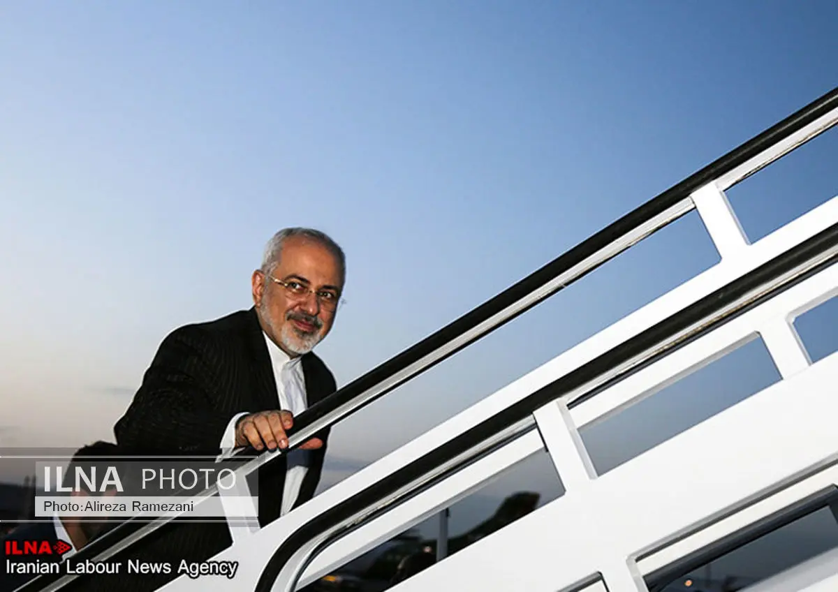 ظریف توکیو را به مقصد تهران ترک کرد