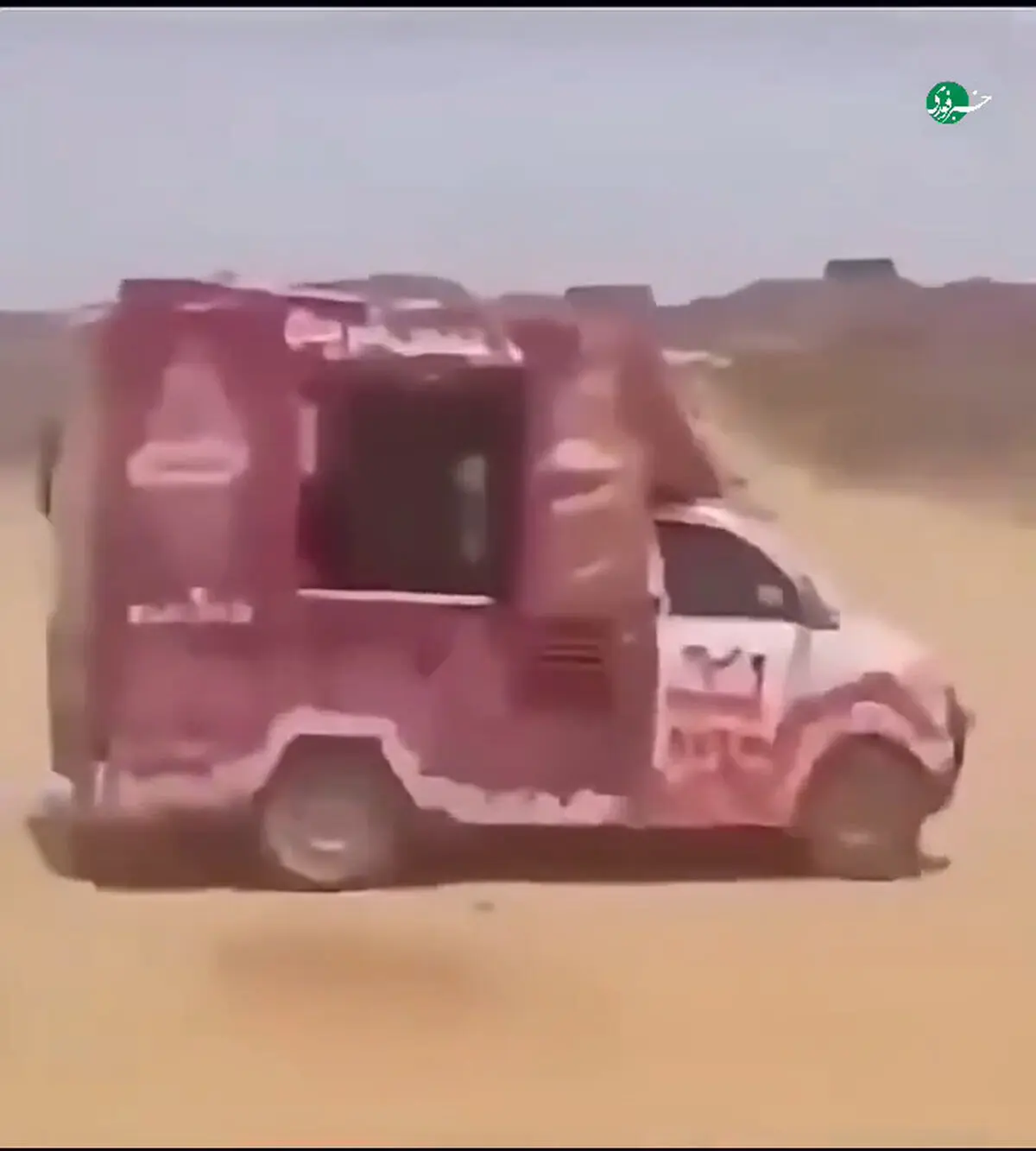 ویدئو وایرال شده از حضور یک ماشین بستنی‌فروشی در جبهه‌های نبرد در یمن + فیلم